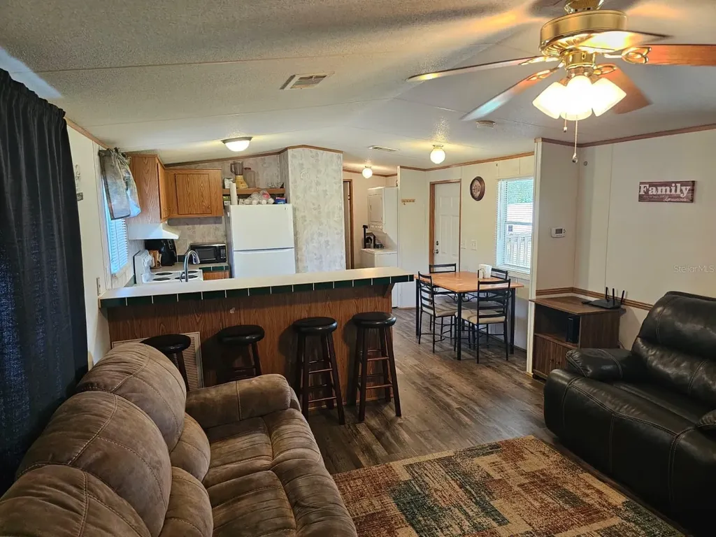 9050 SE 196th Terrace Ocklawaha FL 32179