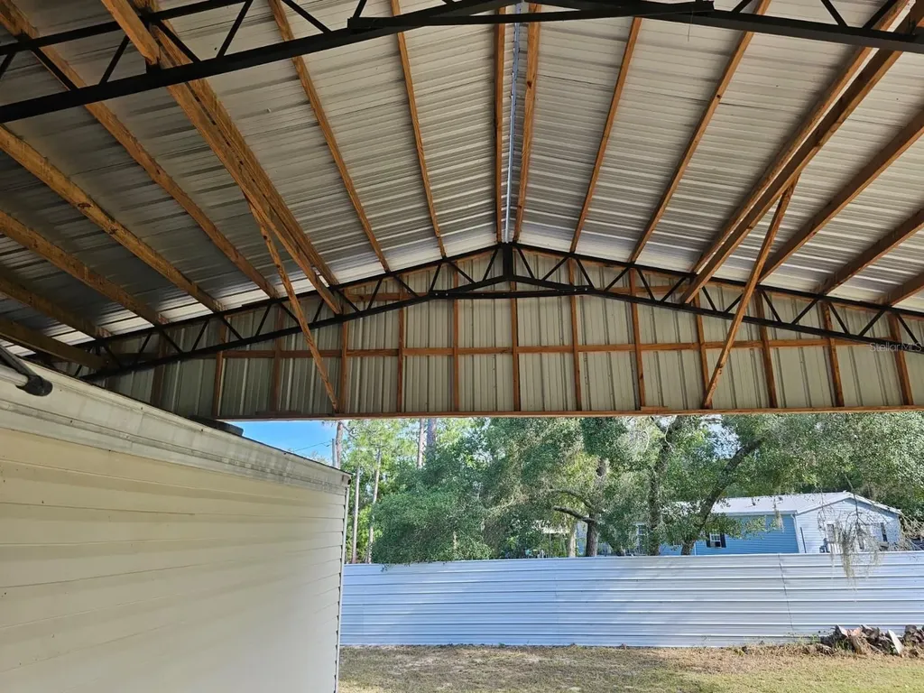 9050 SE 196th Terrace Ocklawaha FL 32179