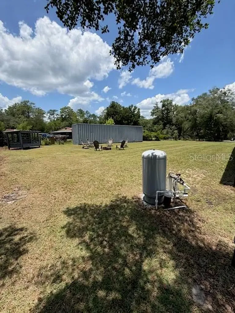 9050 SE 196th Terrace Ocklawaha FL 32179