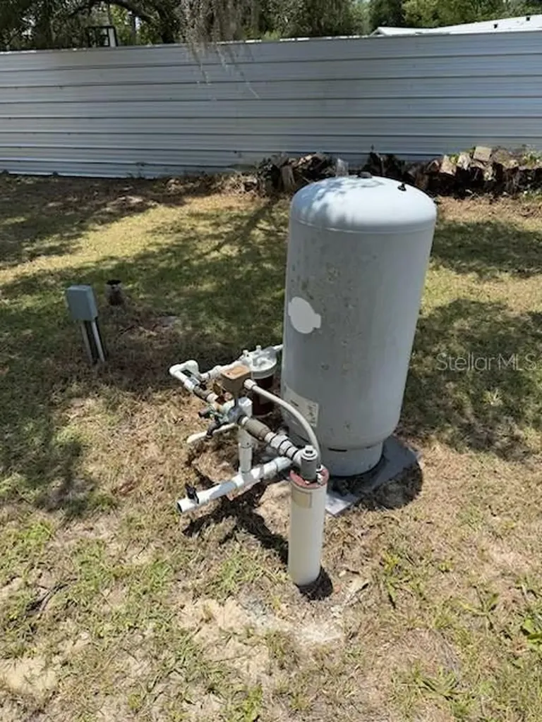 9050 SE 196th Terrace Ocklawaha FL 32179