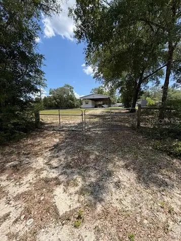 9050 SE 196th Terrace Ocklawaha FL 32179