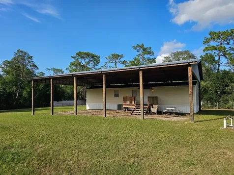 9050 SE 196th Terrace Ocklawaha FL 32179
