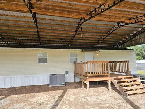 9050 SE 196th Terrace Ocklawaha FL 32179
