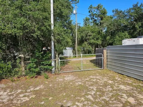 9050 SE 196th Terrace Ocklawaha FL 32179