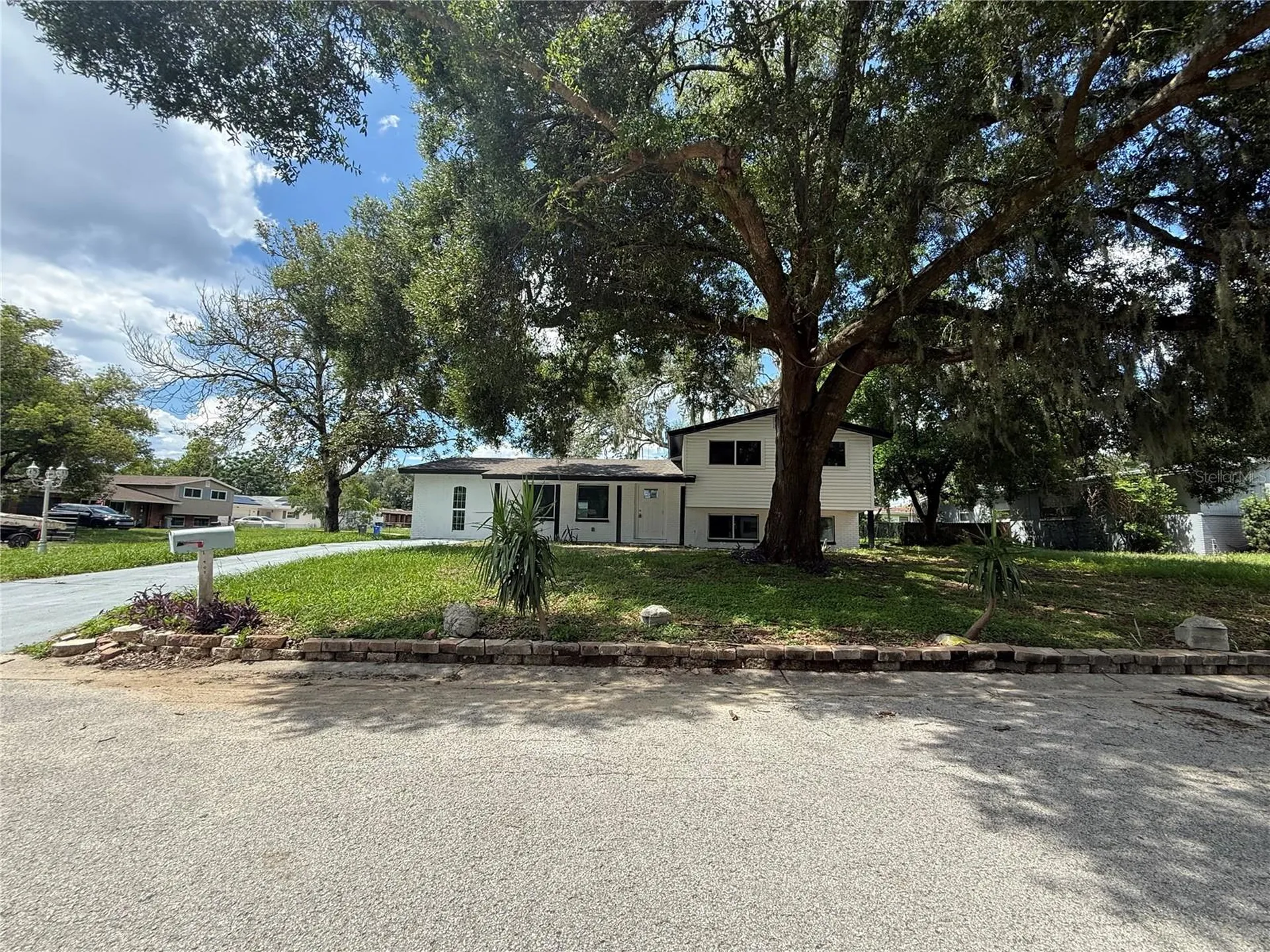 402 Blueberry Lane Brandon FL 33510