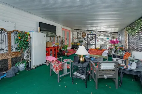 106 Leisure World Drive N Debary FL 32713