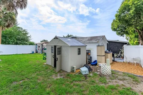 106 Leisure World Drive N Debary FL 32713