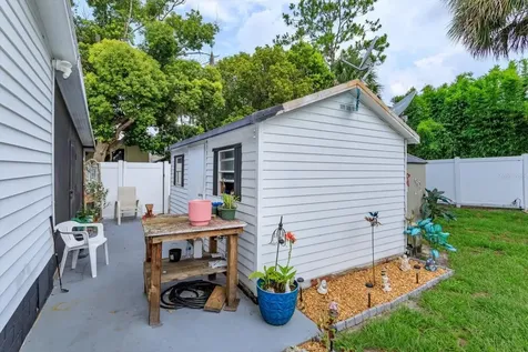 106 Leisure World Drive N Debary FL 32713