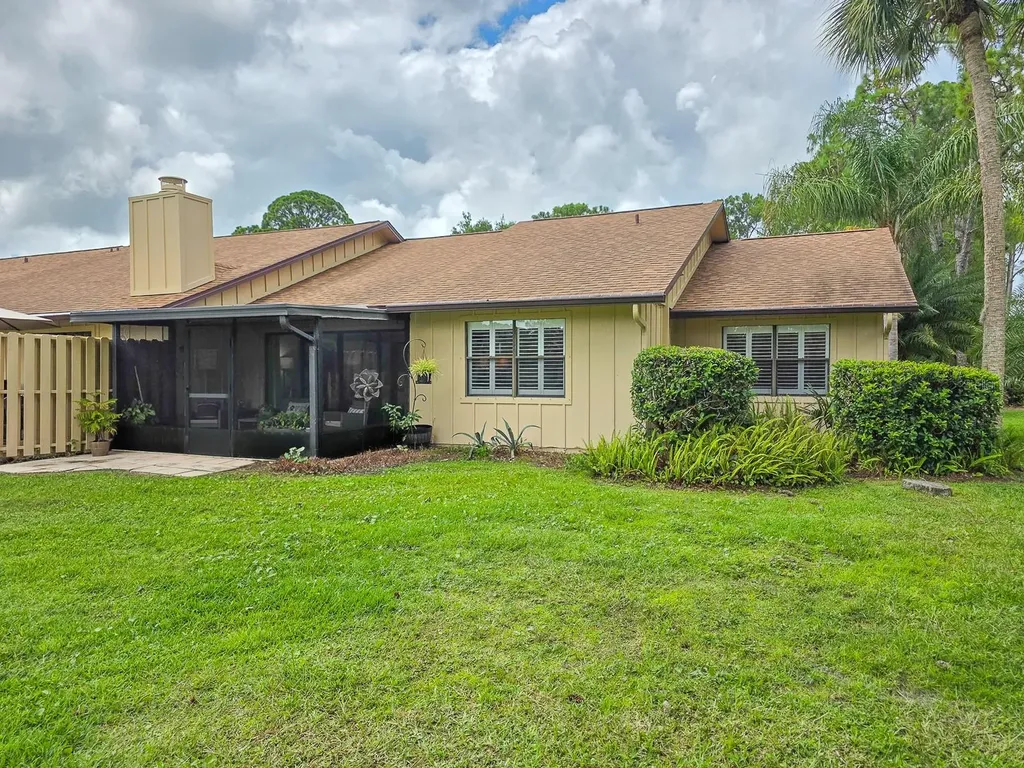 100 Sea Pines Circle Daytona Beach FL 32114