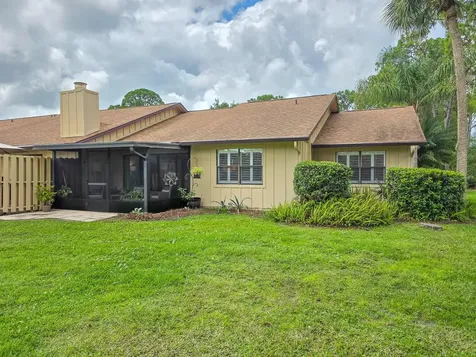 100 Sea Pines Circle Daytona Beach FL 32114