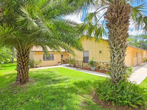 100 Sea Pines Circle Daytona Beach FL 32114