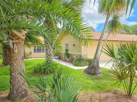 100 Sea Pines Circle Daytona Beach FL 32114