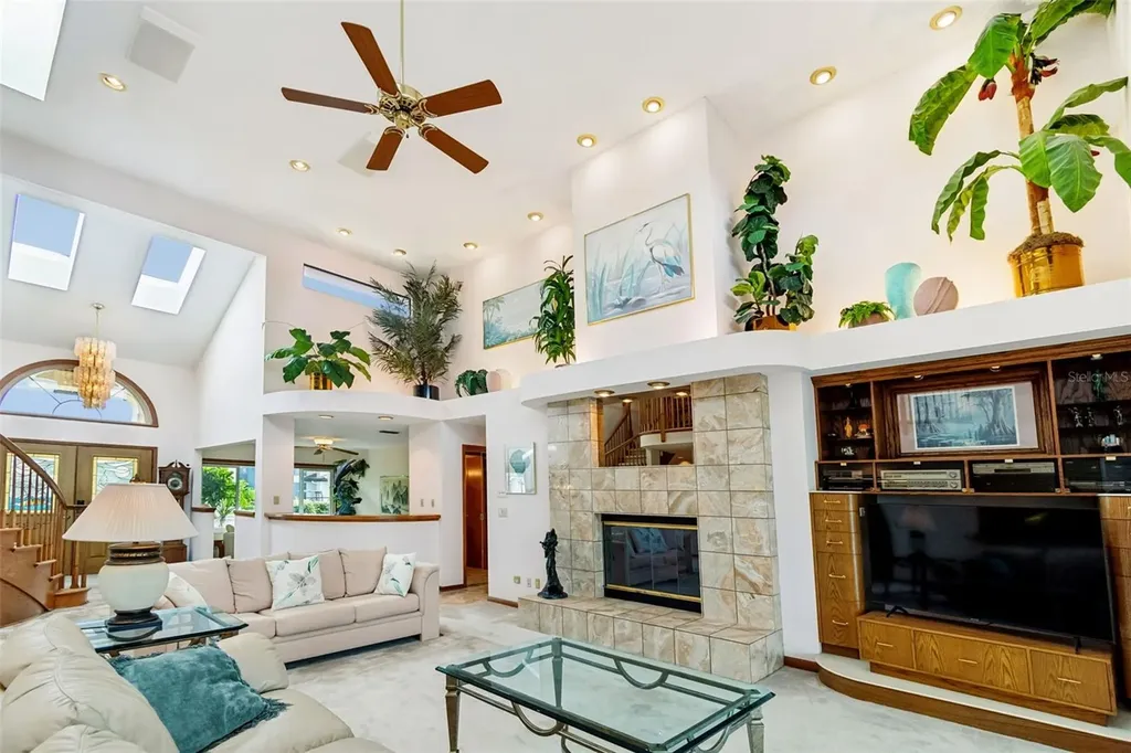 9815 Bay Island Drive Tampa FL 33615