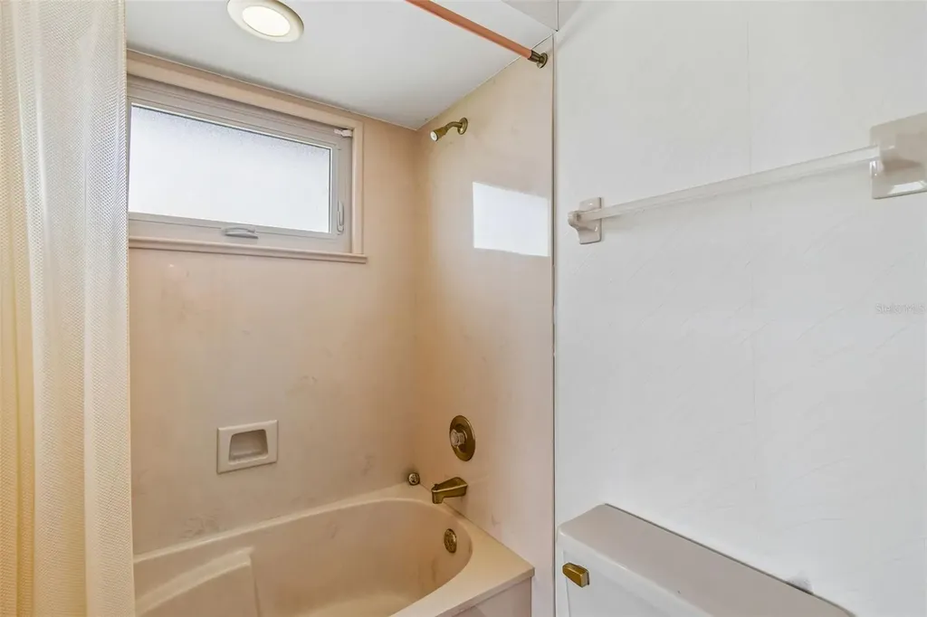 9815 Bay Island Drive Tampa FL 33615