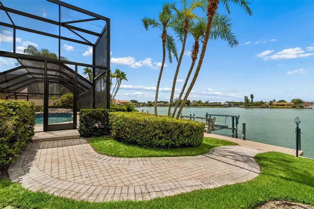 9815 Bay Island Drive Tampa FL 33615