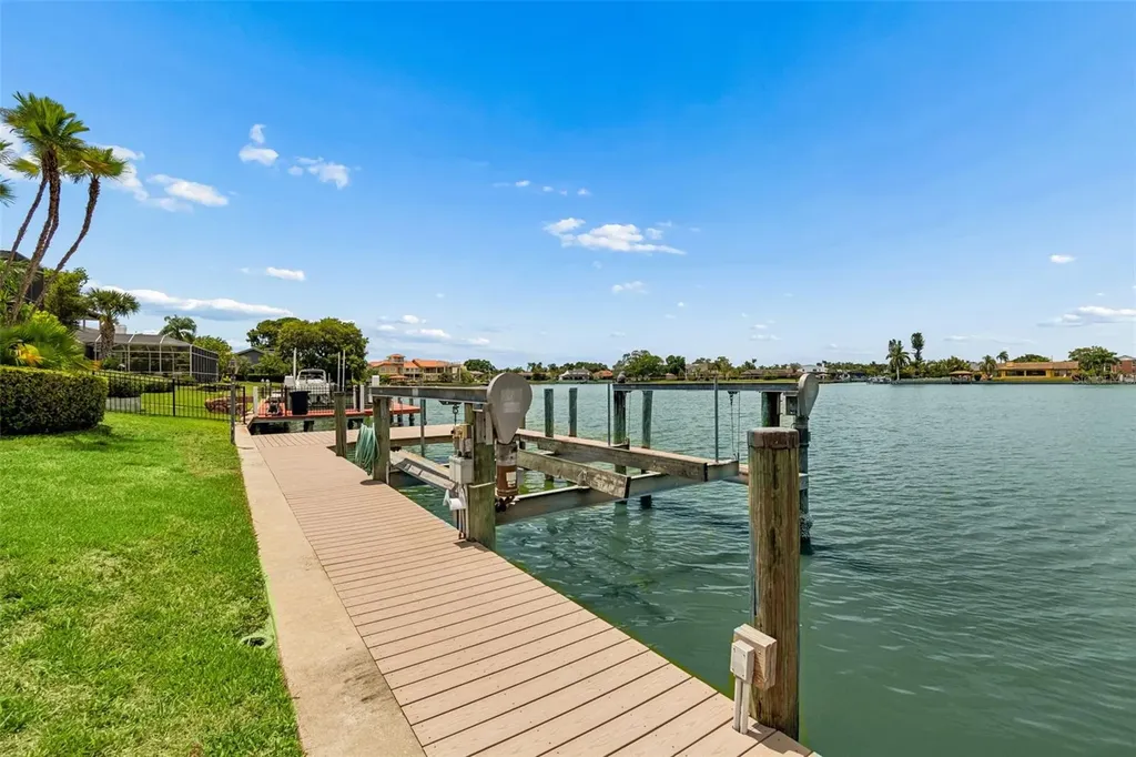 9815 Bay Island Drive Tampa FL 33615