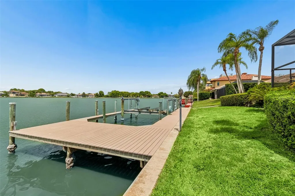 9815 Bay Island Drive Tampa FL 33615