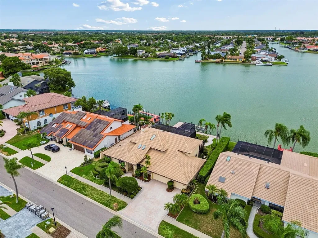 9815 Bay Island Drive Tampa FL 33615
