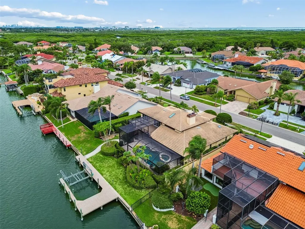 9815 Bay Island Drive Tampa FL 33615