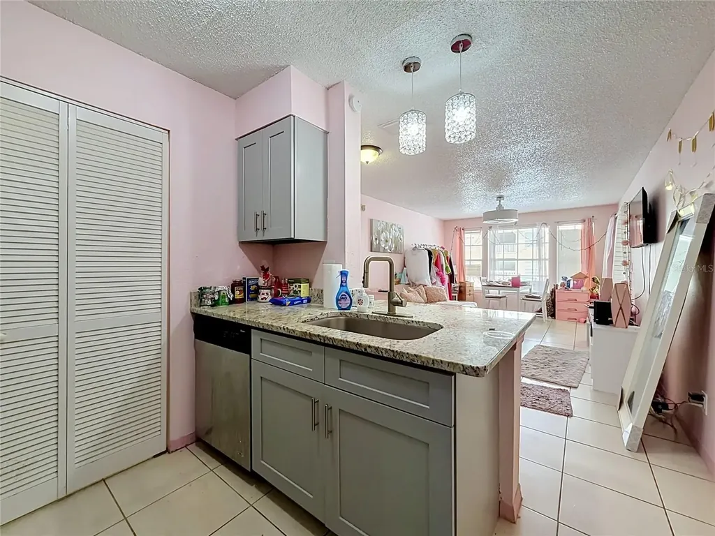 1081 Hiawassee Orlando FL 32835