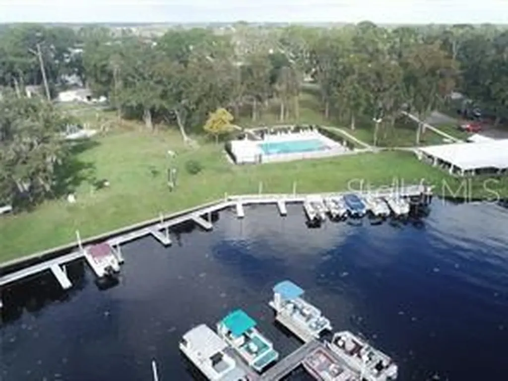 121 Pine Tree Drive Debary FL 32713