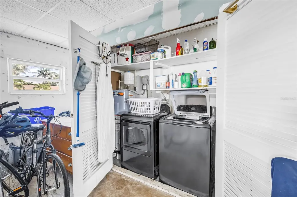 7100 S Shore Drive S St Petersburg FL 33707