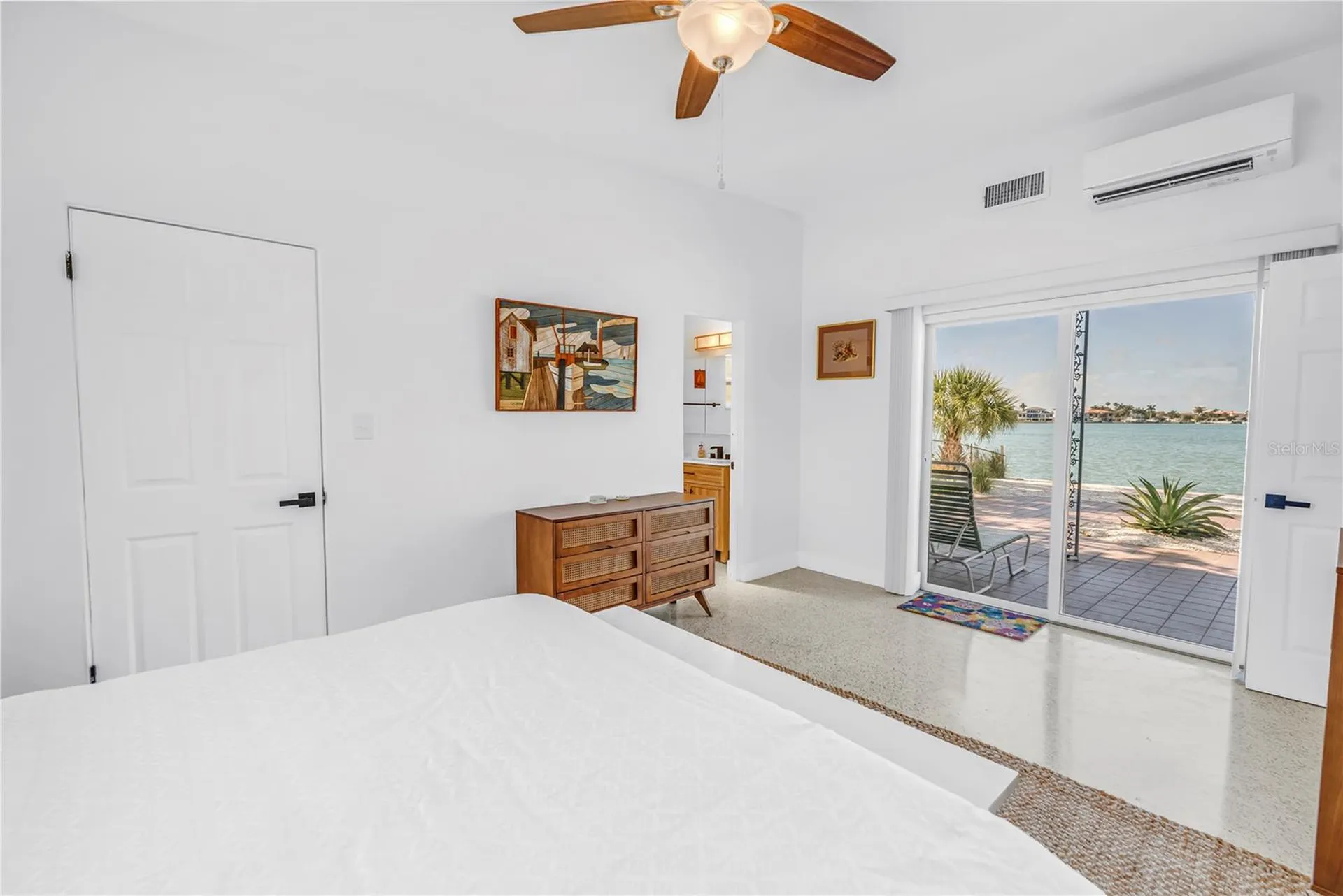 7100 S Shore Drive S St Petersburg FL 33707