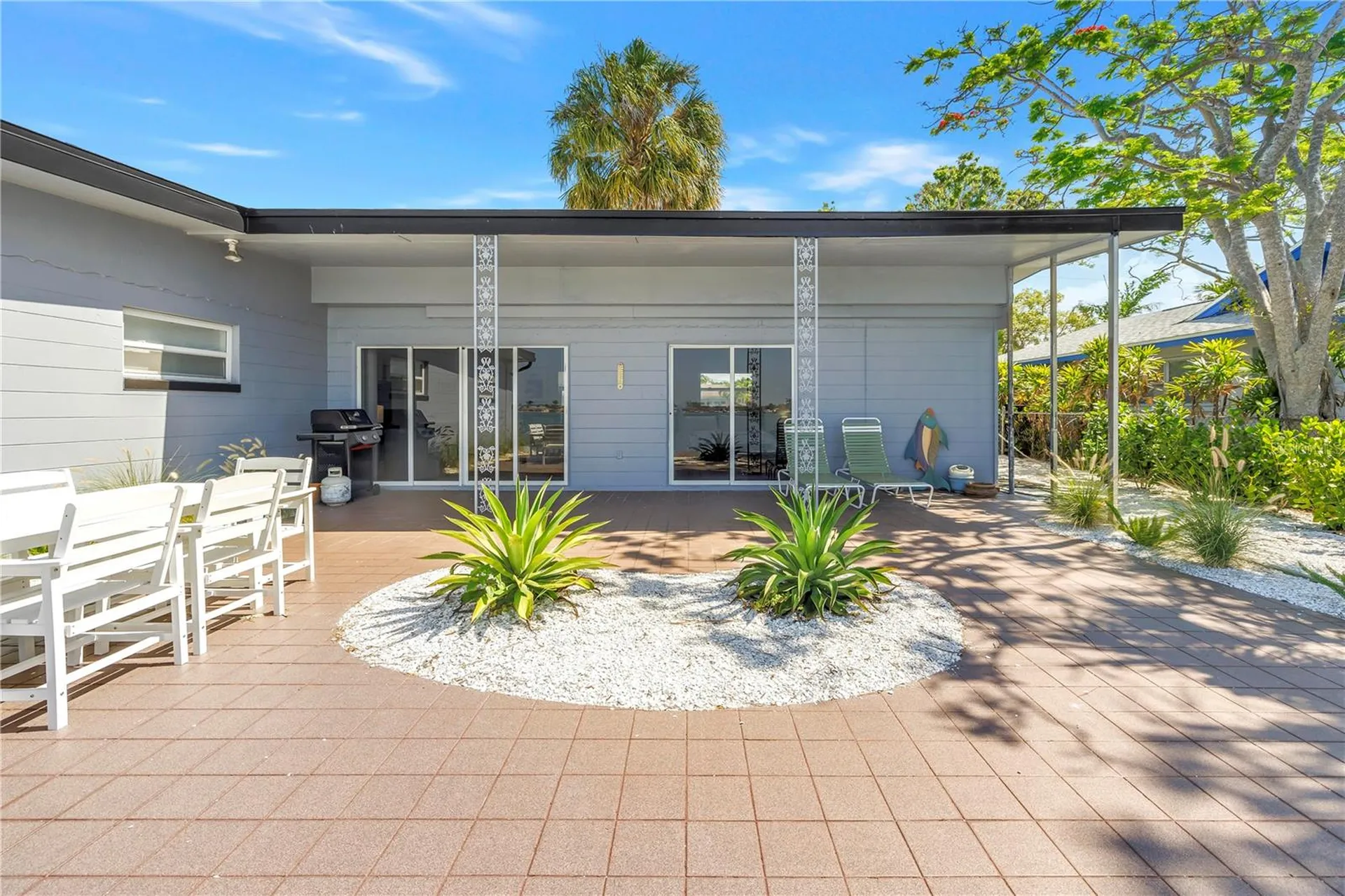 7100 S Shore Drive S St Petersburg FL 33707