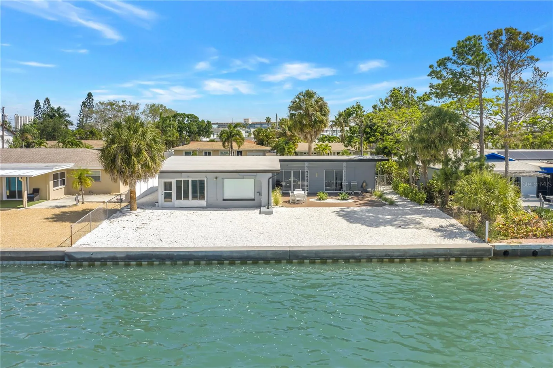 7100 S Shore Drive S St Petersburg FL 33707