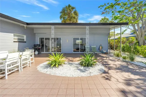 7100 S Shore Drive S St Petersburg FL 33707