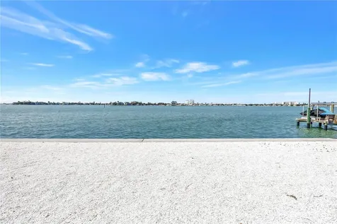 7100 S Shore Drive S St Petersburg FL 33707