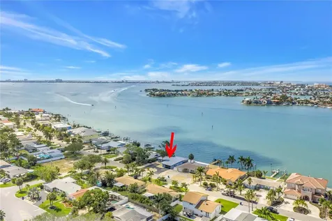 7100 S Shore Drive S St Petersburg FL 33707