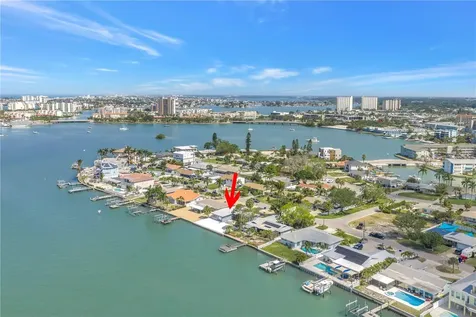 7100 S Shore Drive S St Petersburg FL 33707