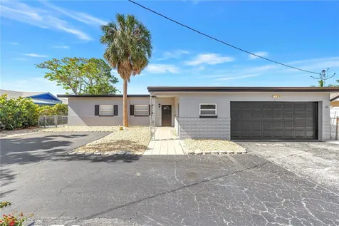 7100 S Shore Drive S St Petersburg FL 33707