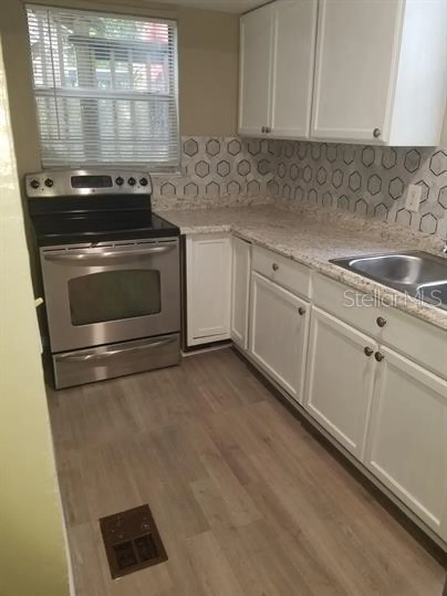 928 9th Avenue S St Petersburg FL 33705