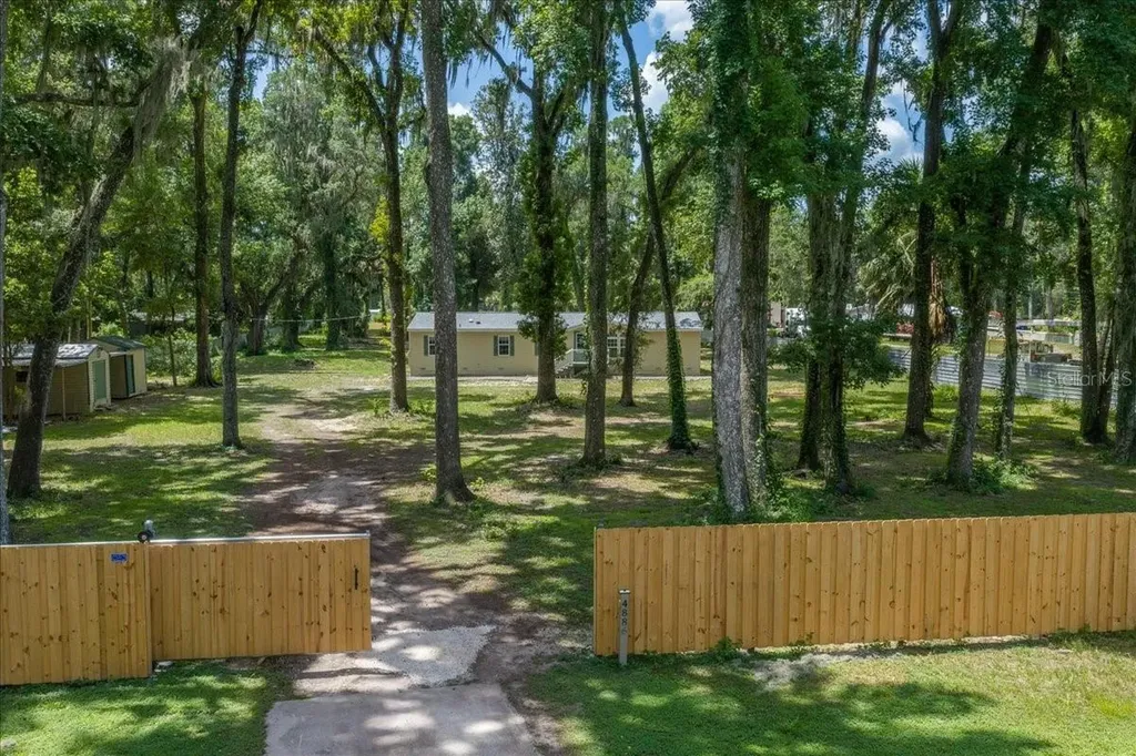 4886 E Highway 316 Citra FL 32113
