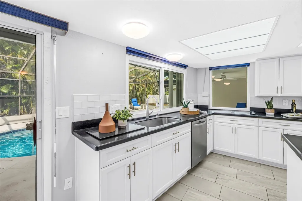 6035 Leeland Street S St Petersburg FL 33715