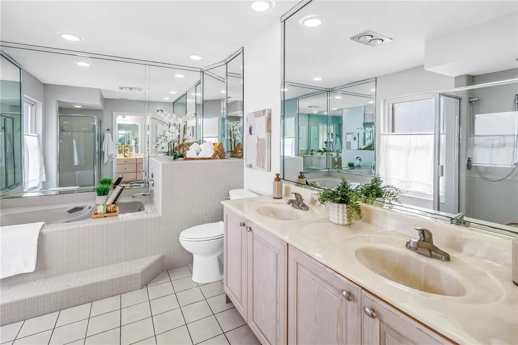 6035 Leeland Street S St Petersburg FL 33715