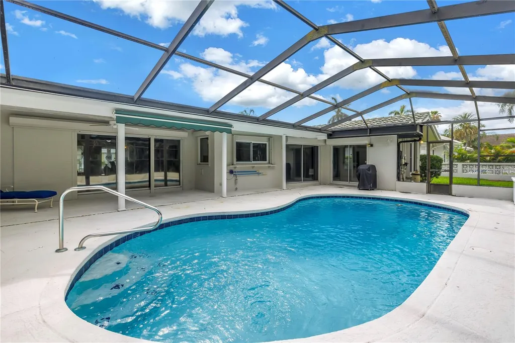 6035 Leeland Street S St Petersburg FL 33715
