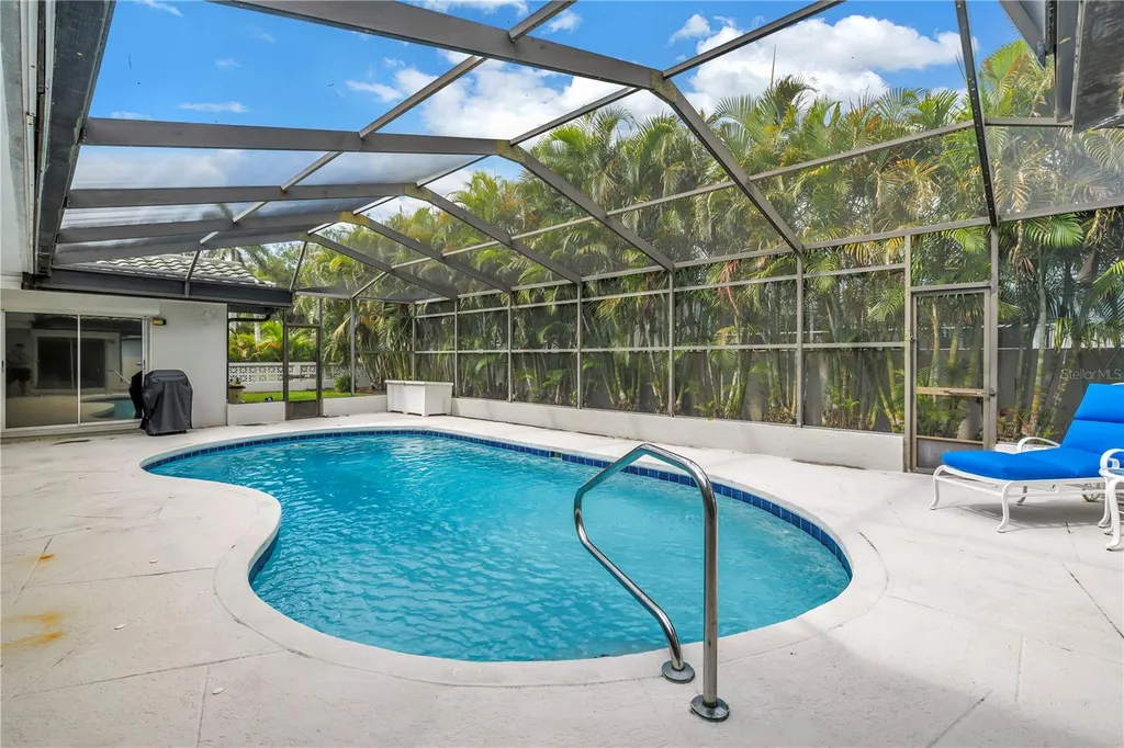 6035 Leeland Street S St Petersburg FL 33715