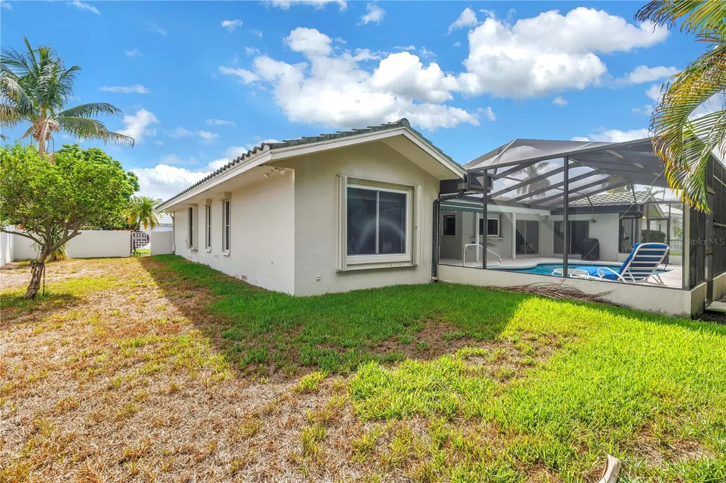 6035 Leeland Street S St Petersburg FL 33715