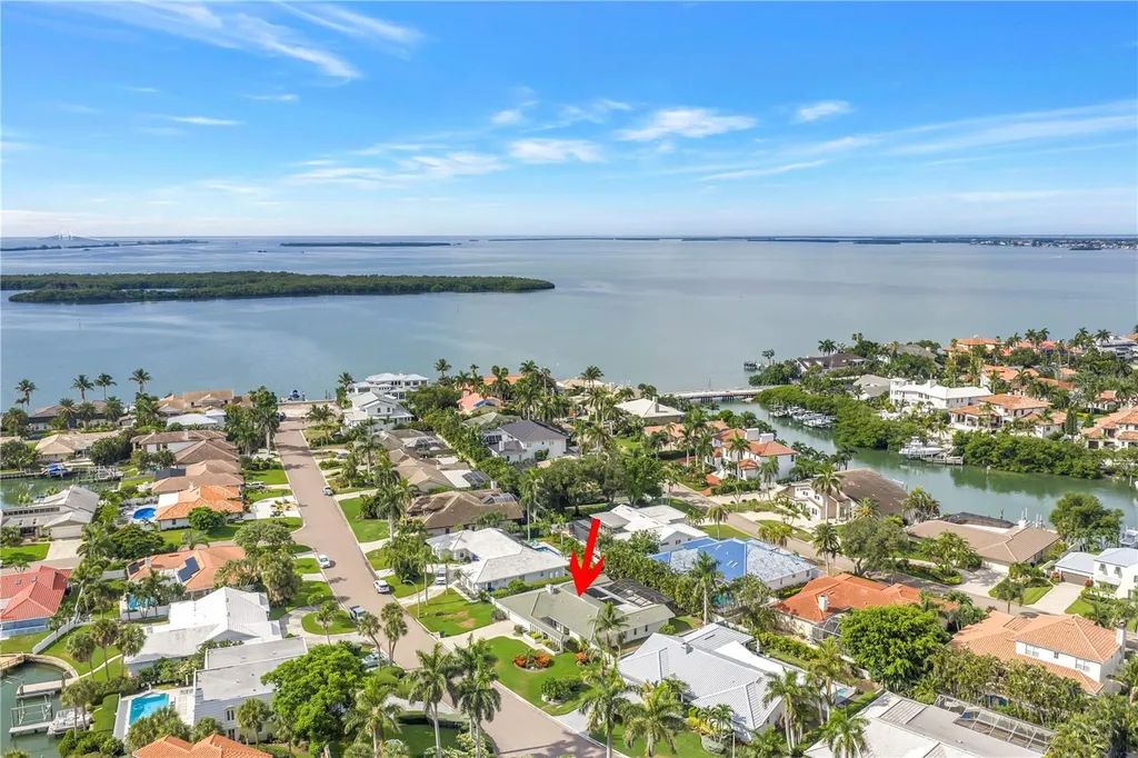 6035 Leeland Street S St Petersburg FL 33715
