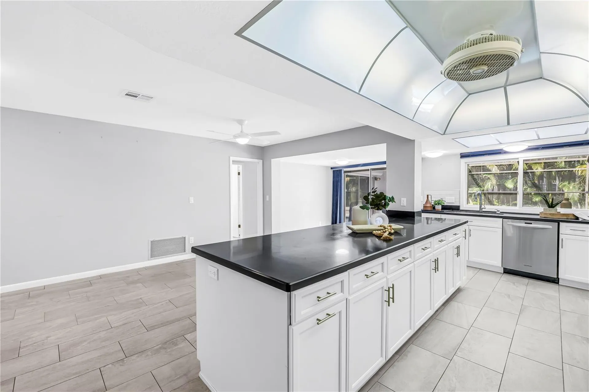 6035 Leeland Street S St Petersburg FL 33715