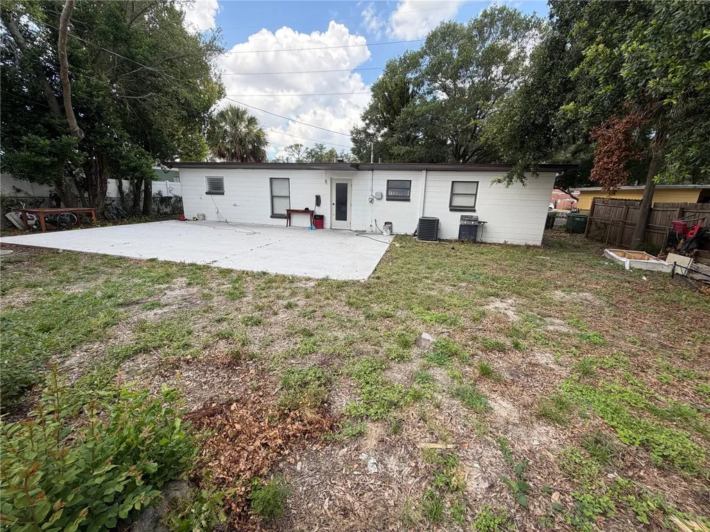 10111 N Ola Avenue Tampa FL 33612
