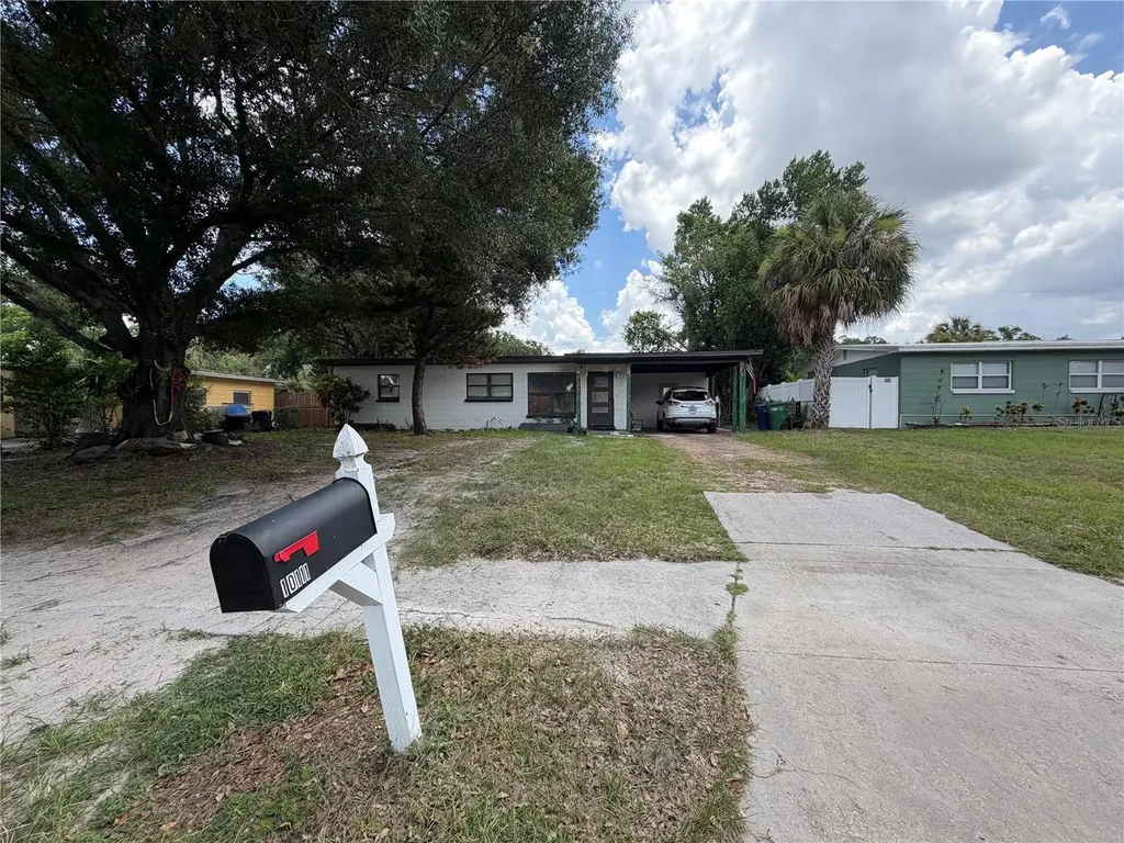 10111 N Ola Avenue Tampa FL 33612