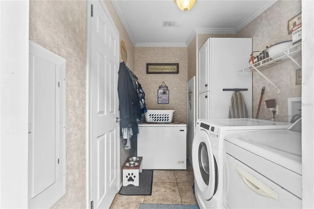 6679 NW 27th Place Bell FL 32619