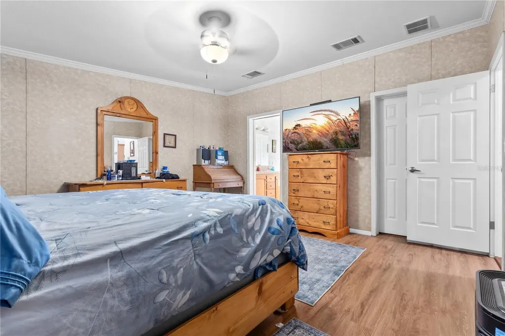 6679 NW 27th Place Bell FL 32619