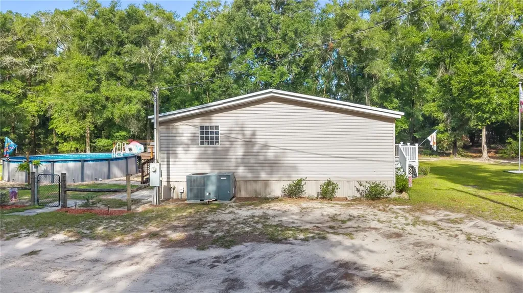6679 NW 27th Place Bell FL 32619