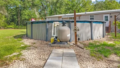 6679 NW 27th Place Bell FL 32619