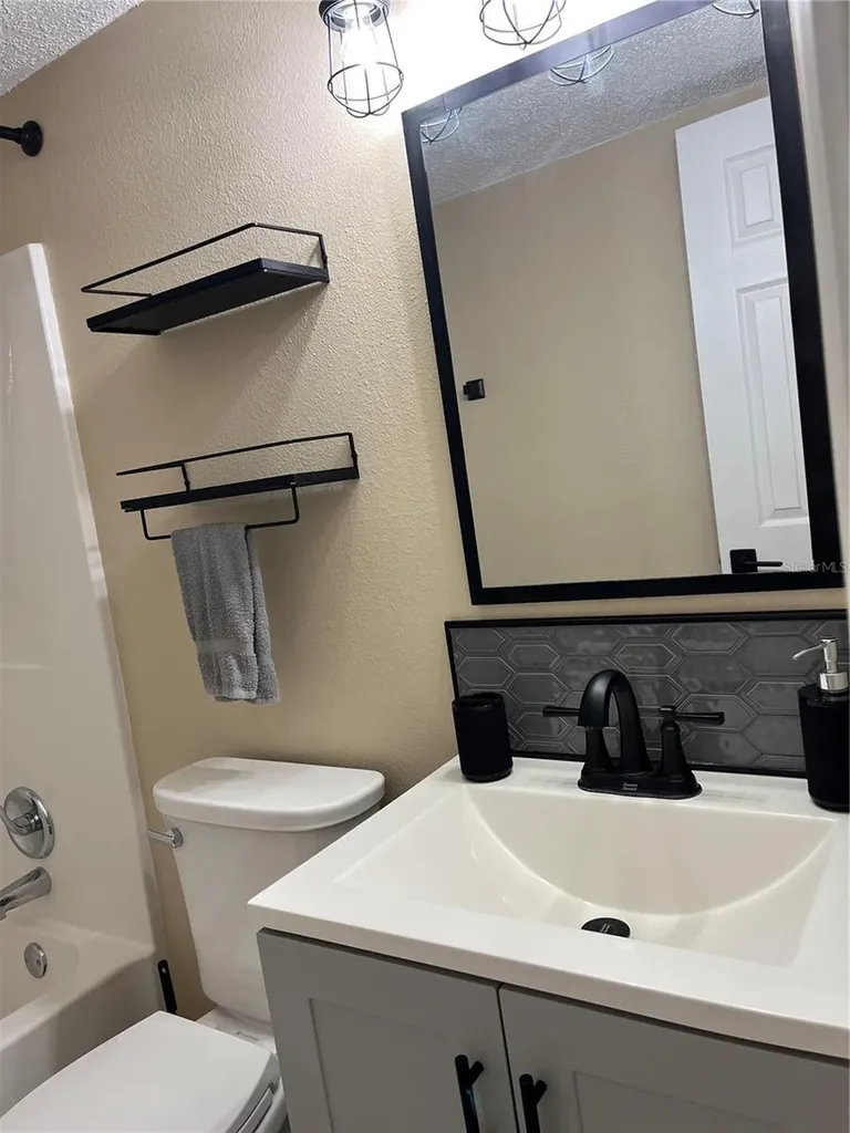 211 Thorn Tree Place Brandon FL 33510